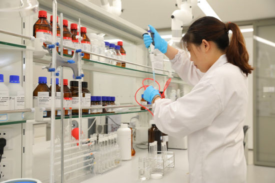 鼓励中医药院校、中药工业企业合作建立中药产业人才传承培训基地