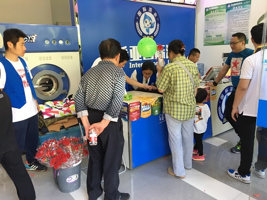 1、根据2025年3月28日公告:报告期内公司持续优化产品结构