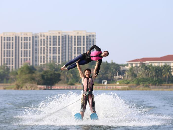 2022年全国滑水锦标赛在海口云龙湖闭幕，近百名