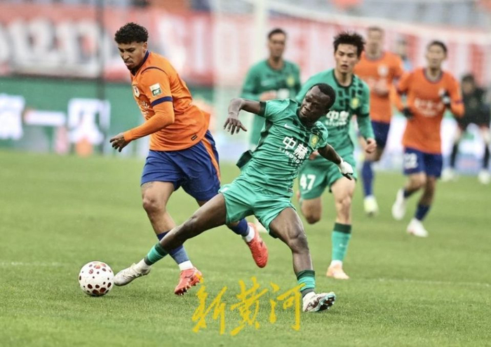 山东泰山主场力克北京国安积分追平 张弛退役仪