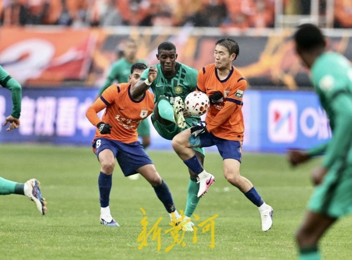 山东泰山主场力克北京国安积分追平 张弛退役仪