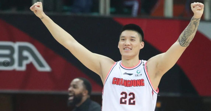 曾繁日暴力打人遭停赛 职业生涯陷入低谷