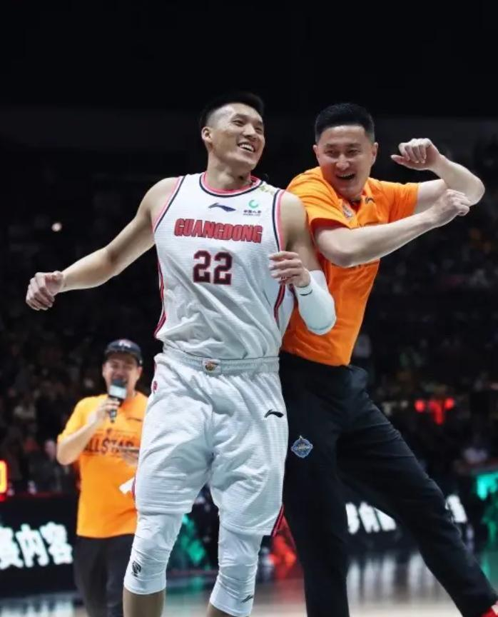 曾繁日暴力打人遭停赛 职业生涯陷入低谷